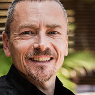 Photo of Simon Bryant